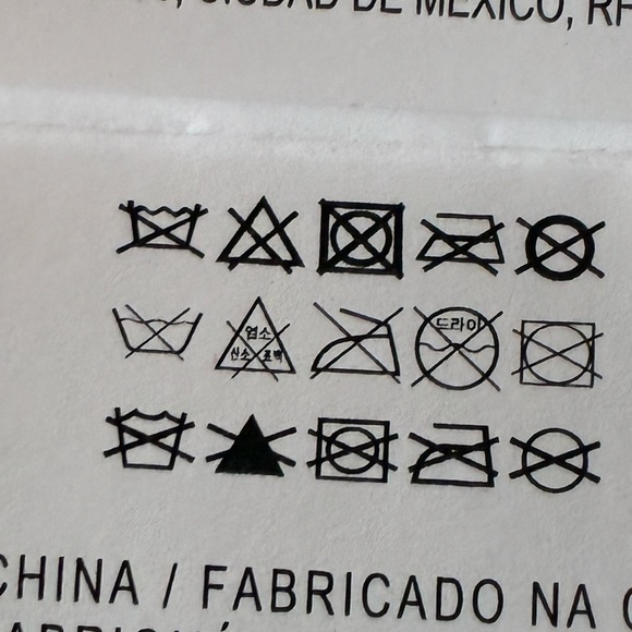 NWT. Zara Golden Two Pack of Rigid Metal Bracelets. - Picture 8 of 8